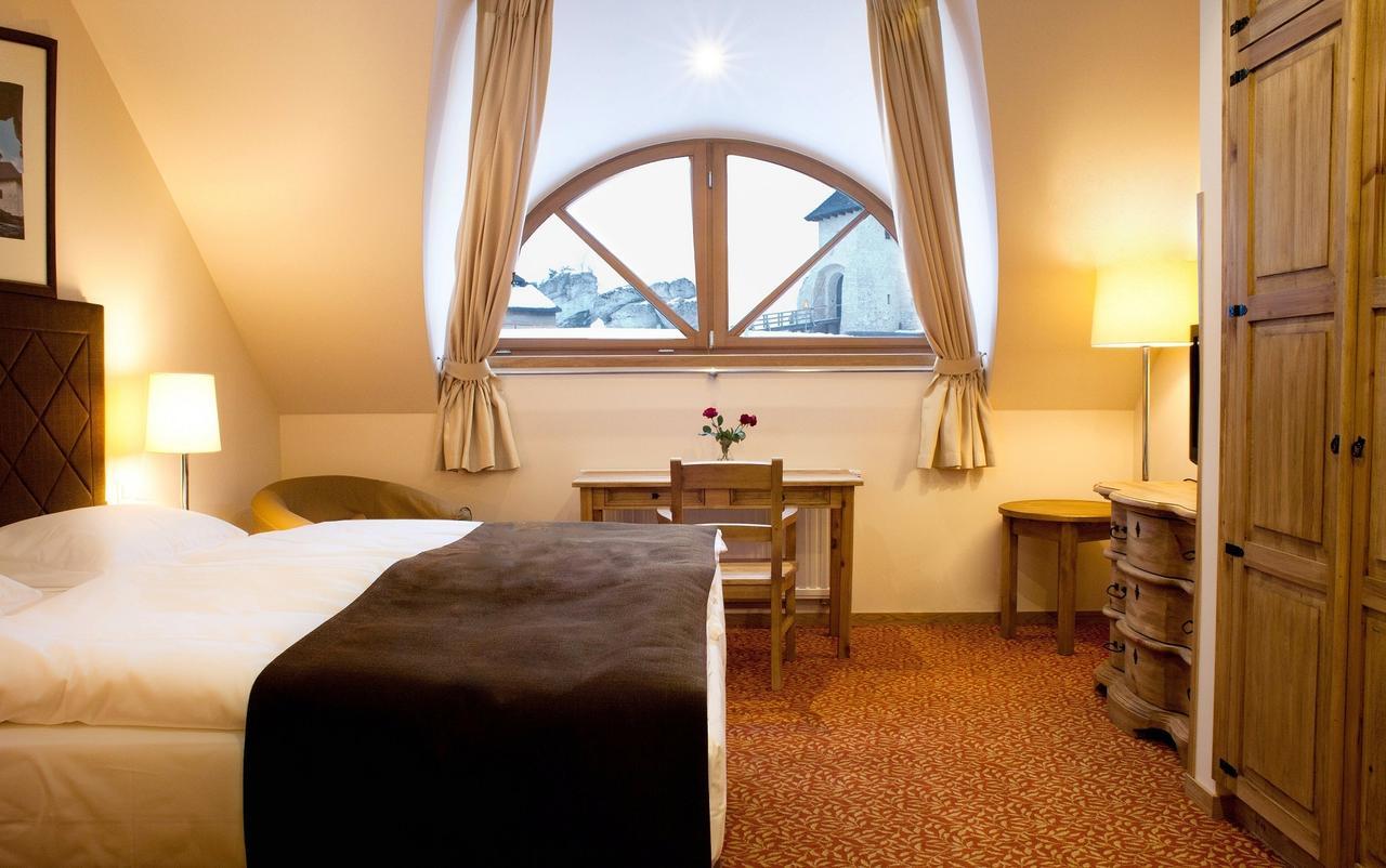 Hotel Zamek Bobolice Niegowa Ruang foto