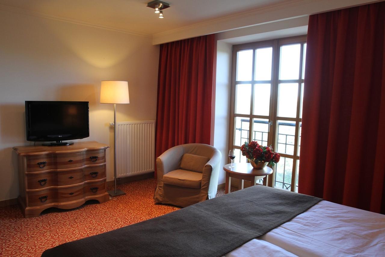 Hotel Zamek Bobolice Niegowa Ruang foto